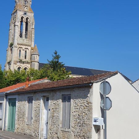 La Maison De Jeanne Lesparre Medoc Bagian luar foto
