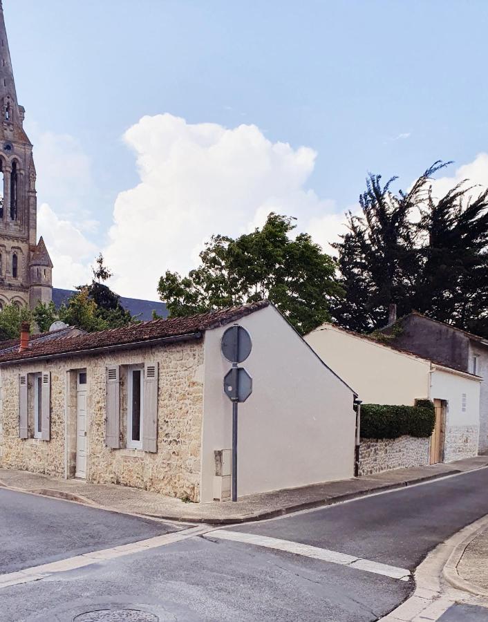 La Maison De Jeanne Lesparre Medoc Bagian luar foto