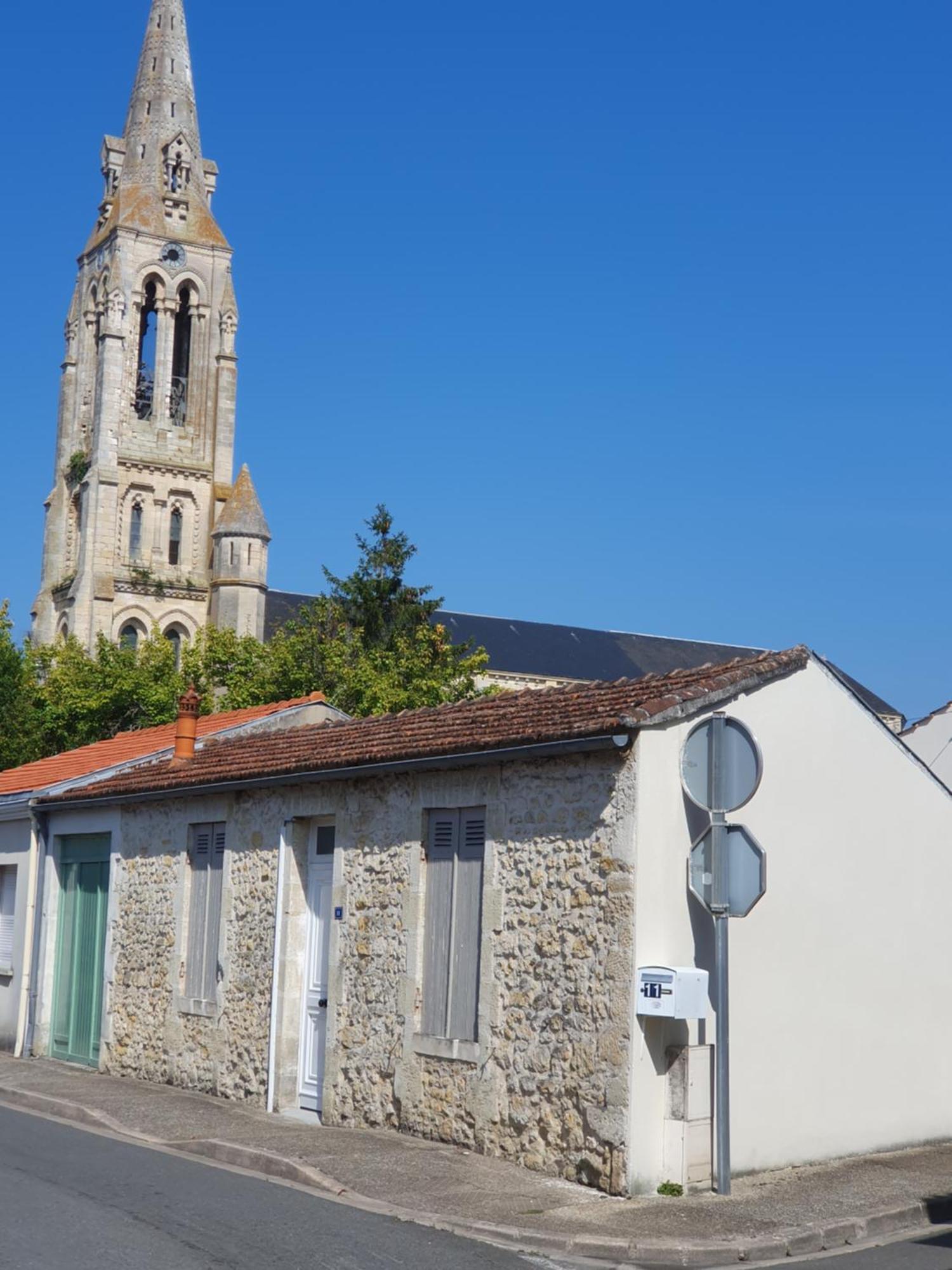 La Maison De Jeanne Lesparre Medoc Bagian luar foto